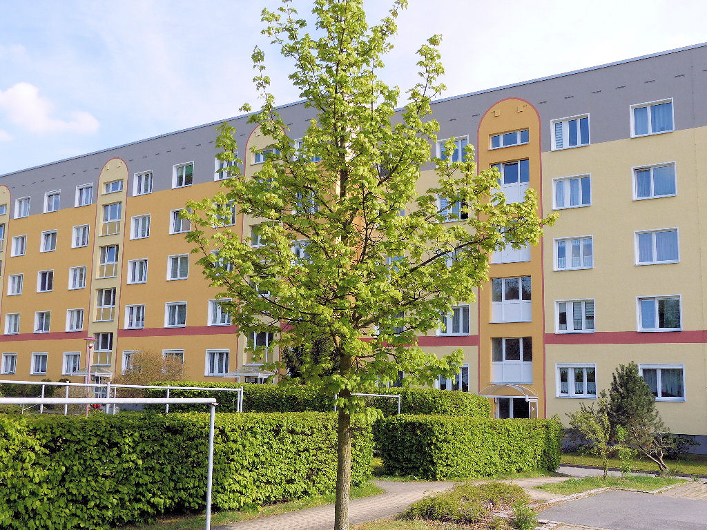 Sonnige 3-Raum Wohnung mit Aussicht, Balkon und Stellpatz in Coswig